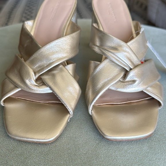 Banana republic sandals - Picture 2 of 9
